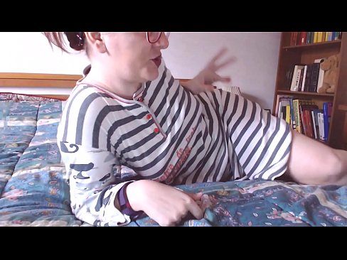 ❤️ Vê dîkê reş ê mezin hilde devê xwe xulamê piçûk Sex li porno ku.teatroporno.ru ☑