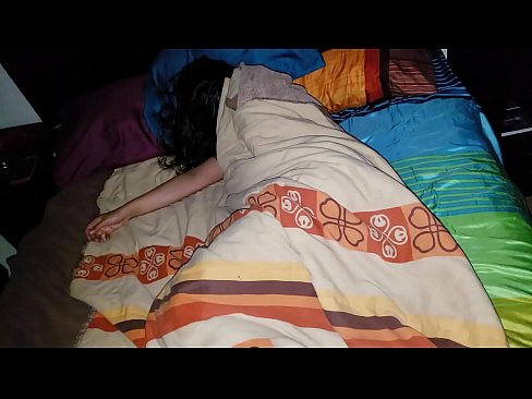 ❤️ Stepson dema ku di xew de ye, xatirê dayika xwe ya ciwan dike. Sex li porno ku.teatroporno.ru ☑