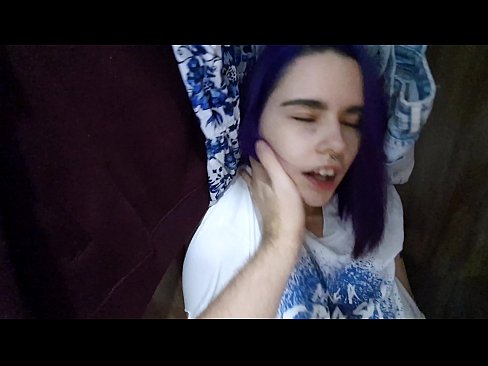 ❤️ Xwişka min di dolabê de dît û alîkariya wê kir Sex li porno ku.teatroporno.ru ☑